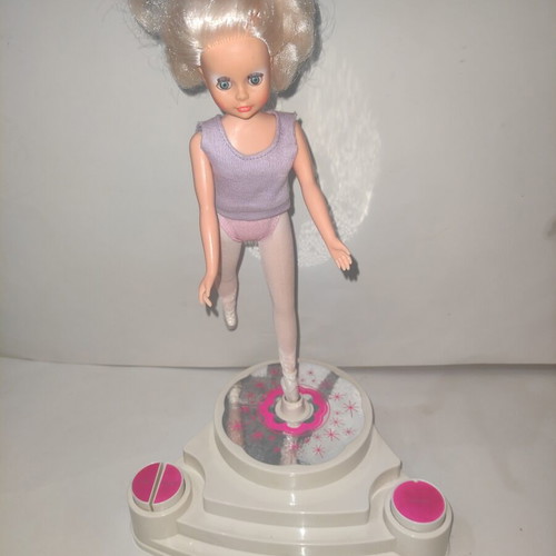 Bibi bo ballerina doll like new with box and accessories