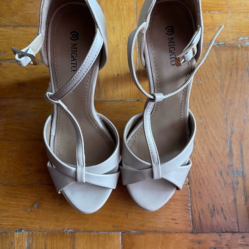 Migato sandals used, nude color, size 36 with buckle