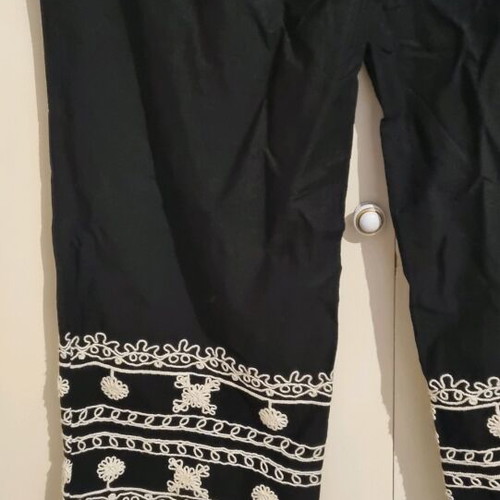 H&M women's pants with embroidery, size XL, like new, black