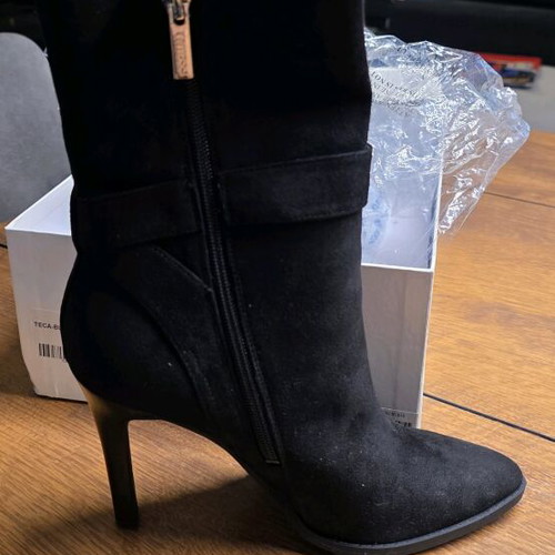 Guess suede boots new, size 40, black