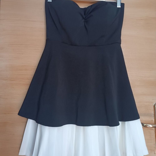 Custom-made women's dress like new, corset style, zipper back, small size