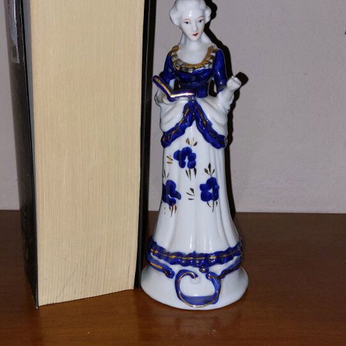Decorative statue like new