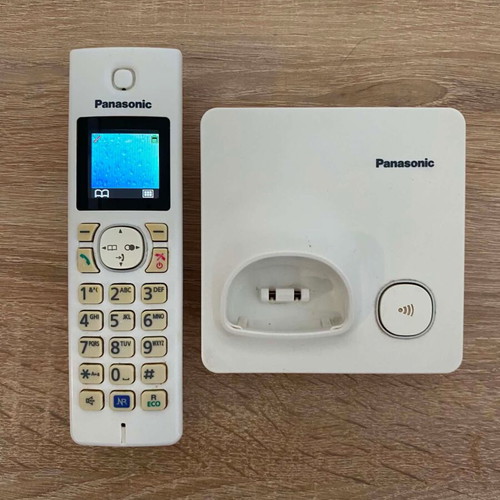 Panasonic KX-TG7851GR cordless phone, white