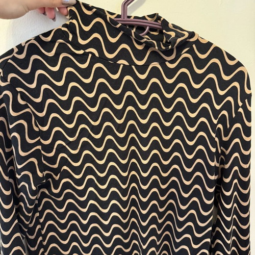 Stradivarius elastic t-shirt new with colorful pattern XL