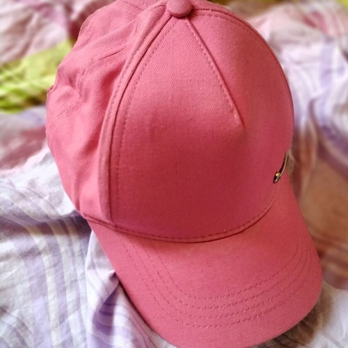 Hat pink used, adjustable size
