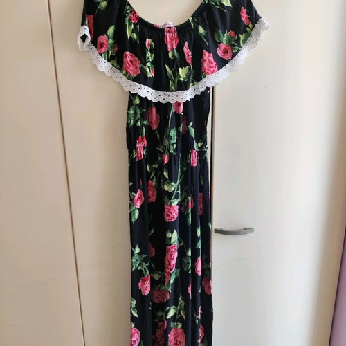 Black floral dress like new Miss Good