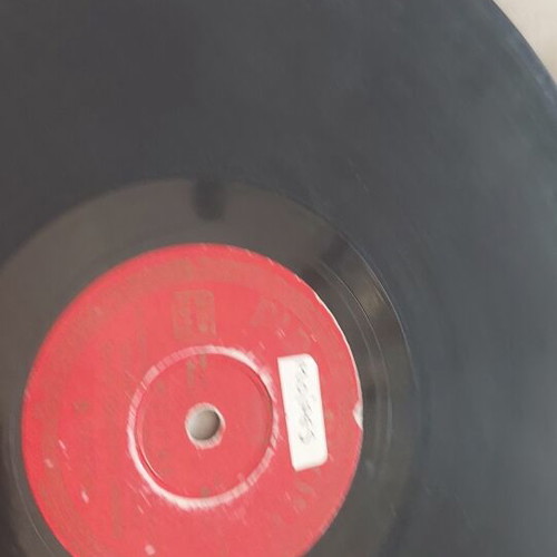 His Master's Voice 78 rpm record used, vintage laiko