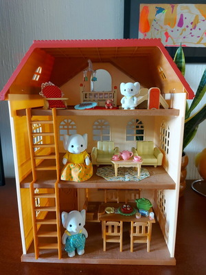Sylvanian Families like new with all extra sets