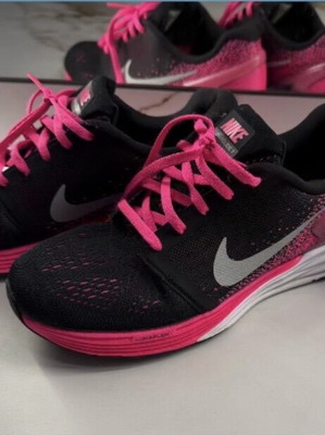 Nike LunarGlide 7 γυναικεία παπούτσια για τρέξιμο σε ροζ, μαύρο και λευκό, μέγεθος 38