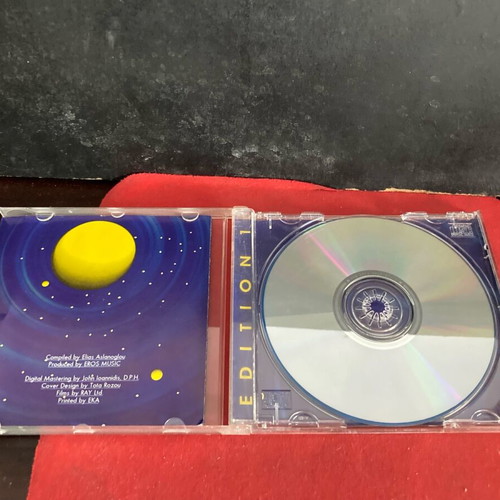 Universal Dance CD used, electronic genre