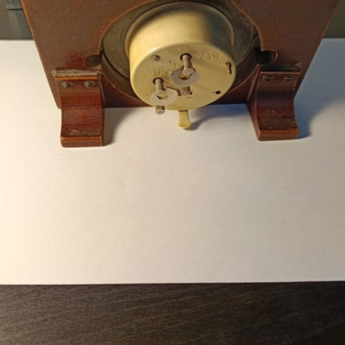 MOM table clock used, needs service