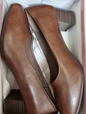 Anatomic brown pumps new with thick low heel size 41