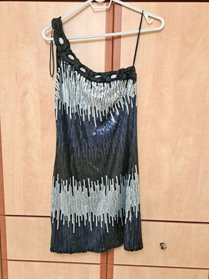 Mini dress On Line with sequins in black, like new