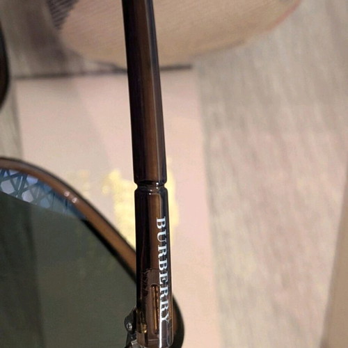 Burberry sunglasses brown like new