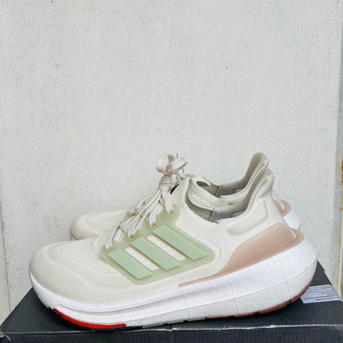Adidas Performance Ultraboost Light Running Shoes new, size 41