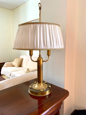 Vintage brass nautical style table lamp, like new