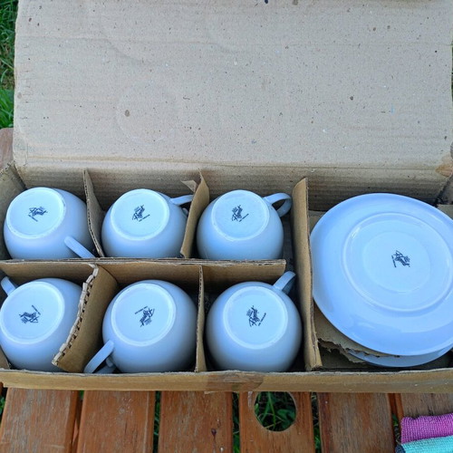 Regent vintage coffee/tea cups and saucers like new