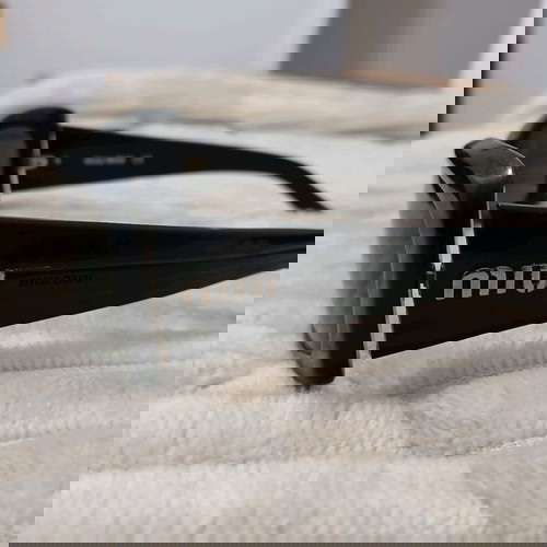 Γυαλιά ηλίου Miu Miu vintage μαύρα σαν καινούργια