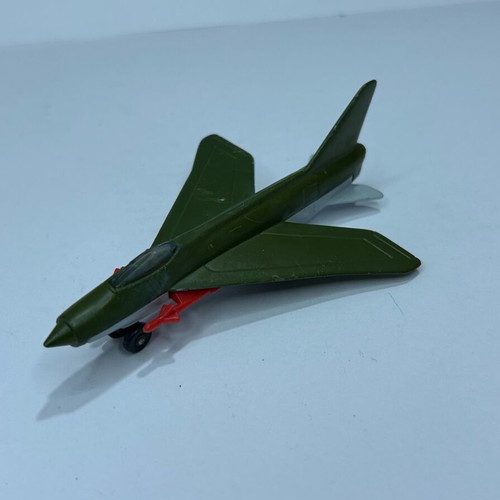 Matchbox Lesney 1977 Skybusters Lightning SB21 used, broken wheel base