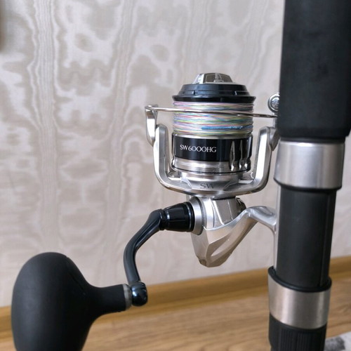 Shimano Saragosa 6000 SW HG reel like new with fishing line