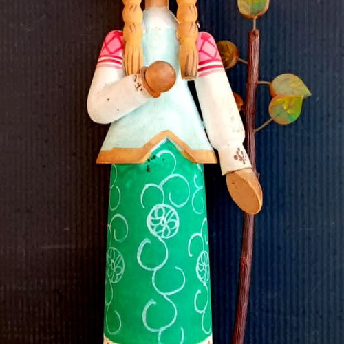 Vintage Soviet Wooden Beriozka Doll handmade, like new, 23 cm