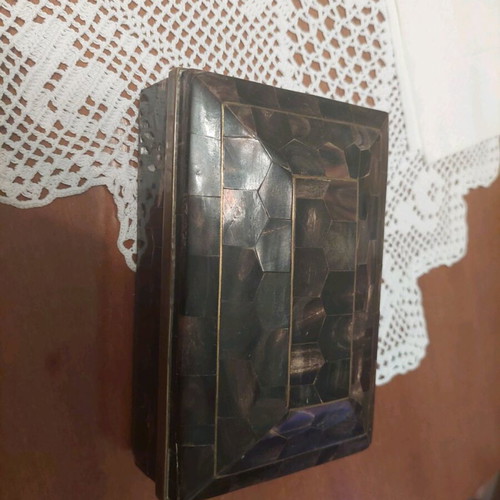 Tabletop tobacco box like new, dimensions 10×16×4.5