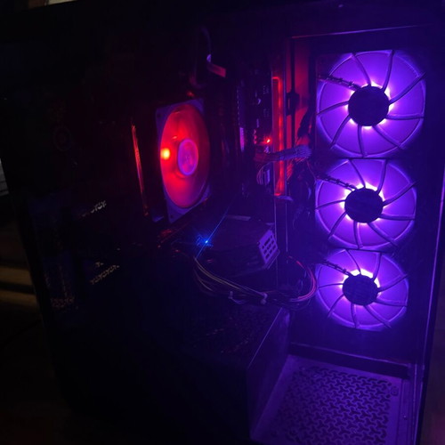 Gaming PC like new with RX 580 8GB, Ryzen 5 2600, Corsair 16GB RAM