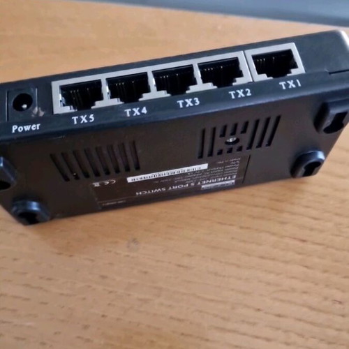 Konig 5-Port Network Switch used