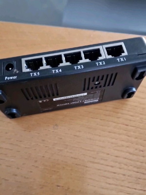 Konig 5-Port Network Switch used