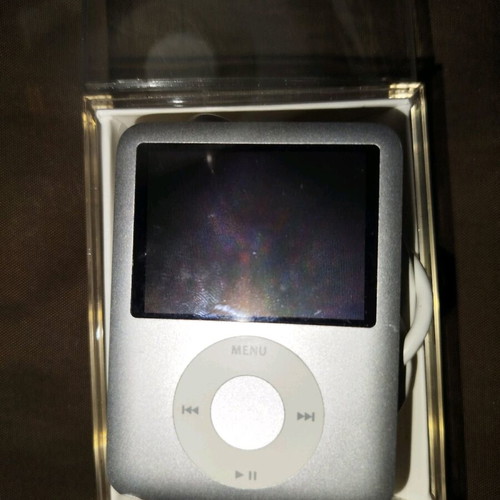 Apple iPod nano 3rd Generation 4GB μεταχειρισμένο, ασημί MA978LL/A A1236