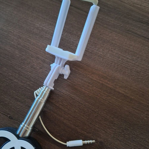 Selfie stick extended, like new