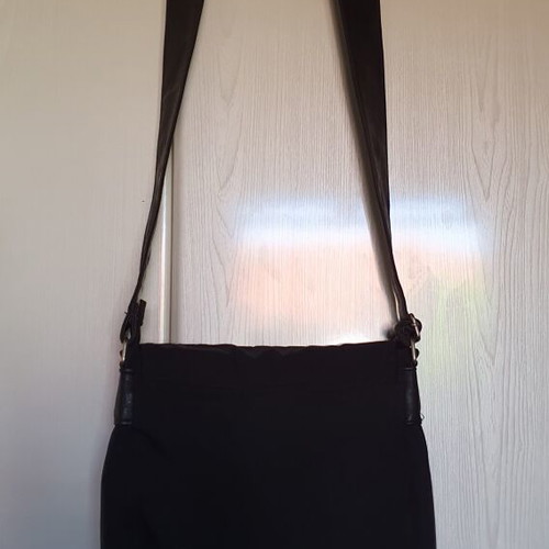 BodyTalk Messenger Bag black, like new, shoulder style