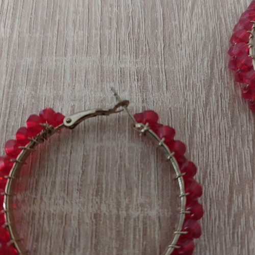 Hoop earrings like new with red beads