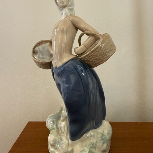 Porcelain decorative village girl like new, handmade