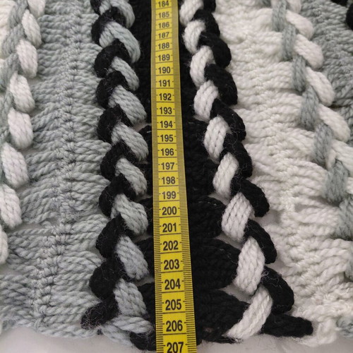 Single knitted blanket 1.05×2.05m like new