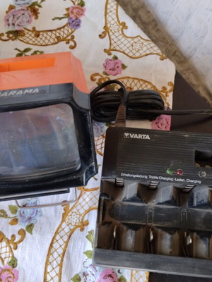 Vintage Slide Viewer 35mm Lunarama and Varta Battery Charger used