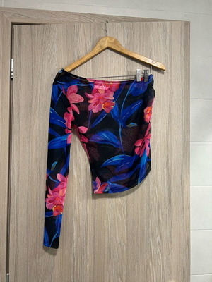 Mango transparent top new one-shoulder size M