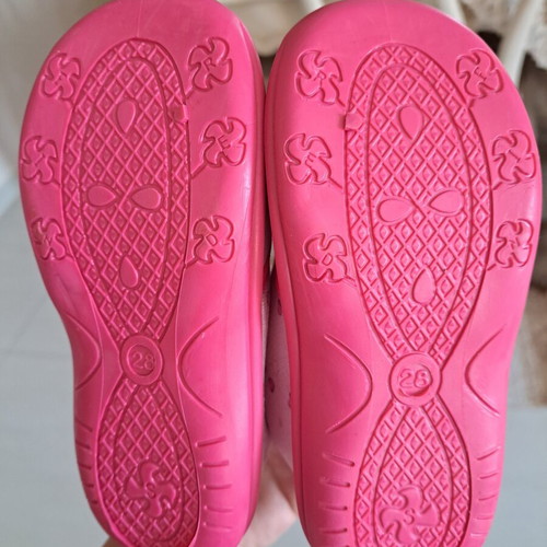 Girls' slippers size 28 new, pink with unicorn design
