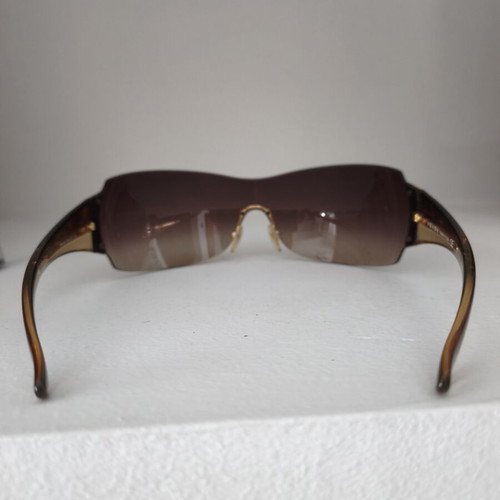 Prada sunglasses like new, brown