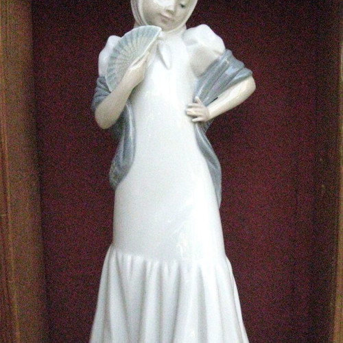 Nao porcelain figure like new, female, 28 cm