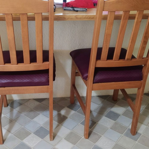 Solid wood dining chairs set of 4 like new