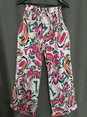 Παντελόνα γυναικεία καινούργια, εμπριμέ, μέγεθος S-M με λάστιχο και τσέπη