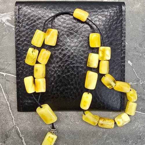 Royal Baltic Amber Komboloi new with leather case and authenticity card