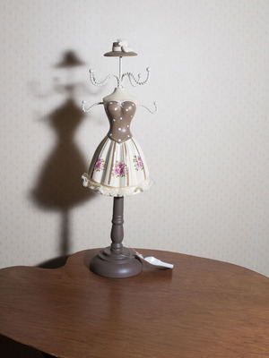 Clayre & Eef Jewellery Holder Display Mannequin new, beige and pink
