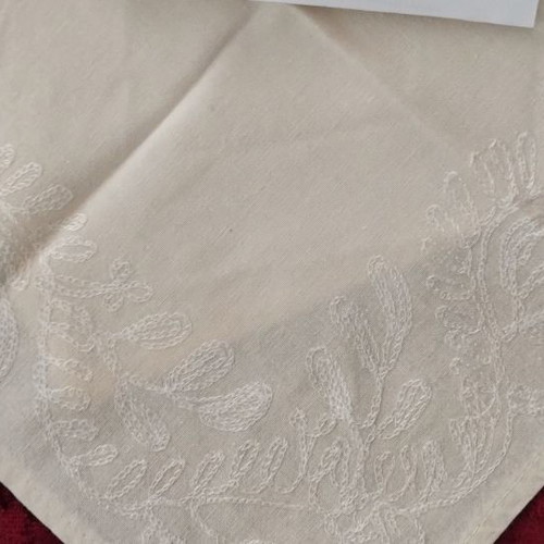 Table linens used, pack of 6 small vintage doilies