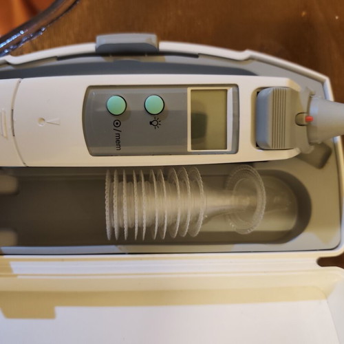 Braun Thermoscan 6013 Ear Thermometer like new, infrared