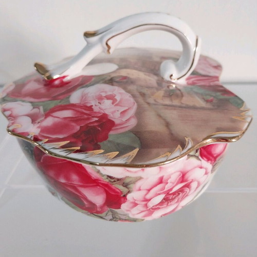 Trimar heart-shaped porcelain fondue pot