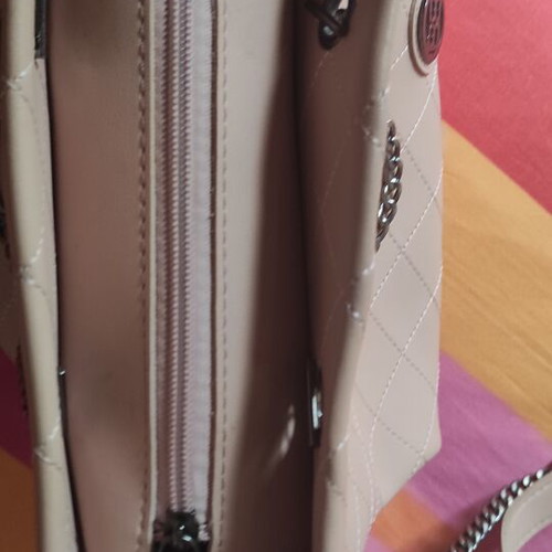 Beige BB shoulder bag like new with chain handles and zipper