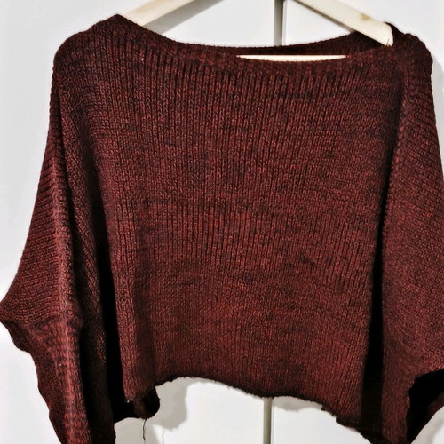 Knitted women's blouse burgundy with butterfly sleeves like new, small-medium