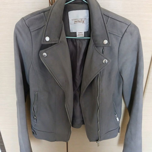Gray jacket with castor texture used, very good condition